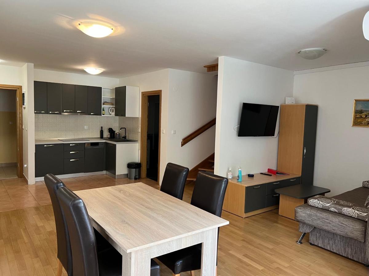 Apartmani Funda Бол Екстериор снимка